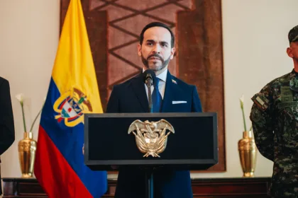 La principal discusión, sin embargo, no se concentra únicamente en su experiencia profesional, sino en la forma en que llegó al cargo. Durante la campaña presidencial, De la Espriella presentó la meritocracia como uno de los criterios para la conformación de su Gobierno y habló de convocatorias abiertas como mecanismo para seleccionar funcionarios, una promesa que volvió a mencionar al asumir la Presidencia - Foto: Presidencia