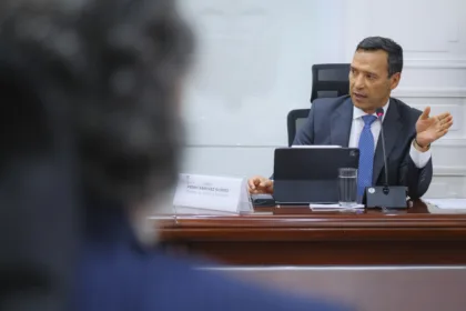 El ministro afirmó que el Gobierno y la Fuerza Pública no permitirán que los responsables permanezcan en la impunidad. Su mensaje estuvo acompañado de la promesa de intensificar las operaciones de inteligencia y de utilizar las capacidades militares y policiales para establecer quiénes planearon, financiaron y ejecutaron los ataques - Foto: Archivo/Presidencia