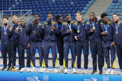 El título tuvo un significado especial porque se trató de la primera medalla de oro obtenida por Colombia en el torneo masculino de voleibol de los Juegos Centroamericanos y del Caribe. La conquista mejoró la plata alcanzada por el seleccionado nacional en Barranquilla 2018 y confirmó el crecimiento de un equipo que ha ganado protagonismo en las competencias regionales - Foto: Comité Olímpico Colombiano