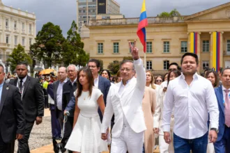 Después llegó una de las frases que resumieron el tono de sus últimas palabras: “Espero que nos recuerden, hasta siempre: libertad y vida”. El mensaje conectó con dos conceptos recurrentes en el discurso del mandatario durante sus cuatro años de Gobierno: la defensa de la vida y la reivindicación de la libertad - Foto: Presidencia