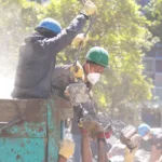 La discusión adquiere una dimensión adicional cuando se trata de recursos o ayudas provenientes del exterior. Colombia ha recibido ofertas de asistencia internacional y la emergencia también ha movilizado solidaridad de gobiernos, organizaciones y particulares. En esos casos, la pregunta no es solamente cuánto llega al país, sino quién recibe los recursos o bienes, quién los administra, a qué territorio se envían y cómo se puede comprobar su entrega - Foto: World Central Kitchen