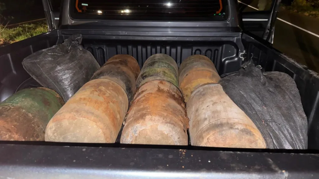 El vehículo fue ubicado en el tramo comprendido entre Villa Rica y Santander de Quilichao. La intervención se produjo durante la madrugada y permitió a las autoridades impedir que el automotor continuara su recorrido hacia el que, de acuerdo con la información preliminar, sería su posible destino - Foto: Policía Nacional