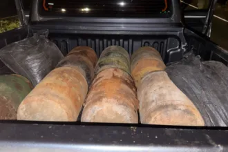 El vehículo fue ubicado en el tramo comprendido entre Villa Rica y Santander de Quilichao. La intervención se produjo durante la madrugada y permitió a las autoridades impedir que el automotor continuara su recorrido hacia el que, de acuerdo con la información preliminar, sería su posible destino - Foto: Policía Nacional