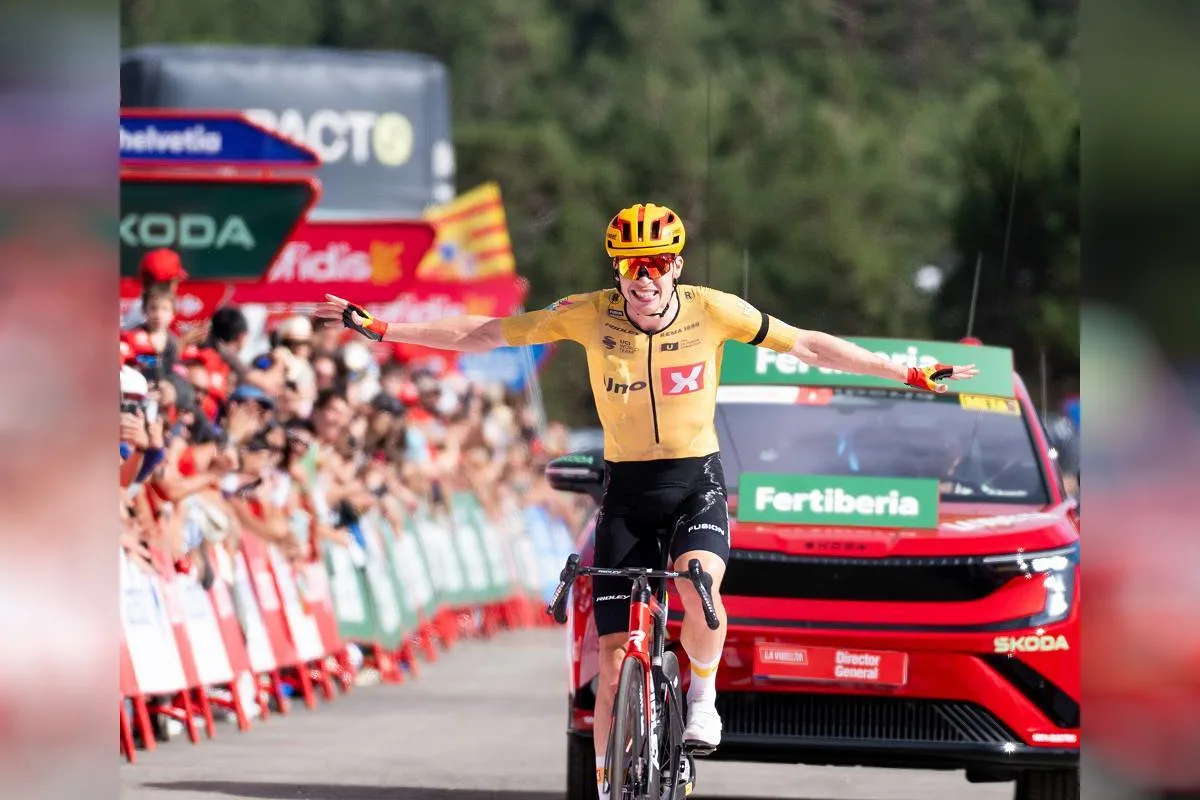 Leknessund cruzó la meta en solitario con 34 segundos de ventaja sobre su compañero Tobias Halland Johannessen. El noruego completó así un doblete para el Uno-X Mobility, mientras Johannessen consiguió distanciar a Wout van Aert en el último kilómetro para asegurar el segundo puesto - Foto: Vuelta a España