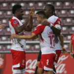 La clasificación tiene además un premio de alto nivel: Santa Fe se enfrentará a River Plate en los octavos de final de la Copa Sudamericana. El conjunto argentino será un desafío considerablemente mayor para el 'Cardenal', que llegará a esa instancia después de haber eliminado con autoridad a Caracas y con la confianza de haber cerrado la serie sin recibir goles - Foto: Independiente Santa Fe