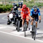 La victoria se decidió finalmente al sprint en Castellón. Pogacar impuso su velocidad frente a Mas y consiguió el sexto triunfo de su carrera en La Vuelta. Con esta victoria, además, igualó una marca que no se veía desde 2007: se convirtió en el primer corredor desde Óscar Freire en ganar tres etapas durante los primeros seis días de competición - Foto: Vuelta a España