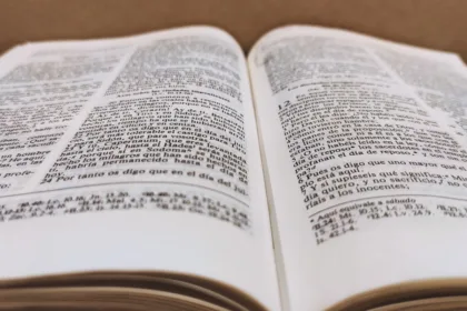 El primer caso se originó en Chía, Cundinamarca, donde el Concejo Municipal había establecido mediante un acuerdo el 30 de septiembre como “Día de la Biblia”. El Tribunal Administrativo de Cundinamarca dejó sin efecto esa decisión al considerar que desconocía el principio de laicidad y neutralidad que debe observar el Estado frente a las diferentes creencias religiosas - Foto: Neoredacturus