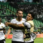 Facundo Boné aprovechó un rebote dentro del área del Deportivo Cali y anotó el 2-2, completando la remontada de un equipo que había estado dos goles abajo - Foto: Unidos 306/Internacional de Bogotá