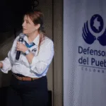 La Defensoría también pide evaluar las consecuencias prácticas y simbólicas de eliminar la Consejería de Derechos Humanos, que, según el documento, existe desde finales de la década de 1980. La entidad considera necesaria una instancia de nivel presidencial que coordine políticas de prevención del reclutamiento y la violencia contra niños y adolescentes y movilice el Sistema Nacional de Derechos Humanos - Foto: Defensoría del Pueblo