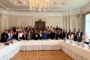 Los integrantes de la bancada también anunciaron que renunciarán al pago correspondiente a un día de salario. Con esa decisión, buscan responder a las críticas que podrían surgir por no asistir a la posesión y remarcar que la ausencia no representaría una remuneración por una actividad institucional a la que decidieron no acudir - Foto: Pacto Histórico