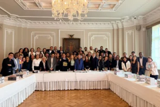 Los integrantes de la bancada también anunciaron que renunciarán al pago correspondiente a un día de salario. Con esa decisión, buscan responder a las críticas que podrían surgir por no asistir a la posesión y remarcar que la ausencia no representaría una remuneración por una actividad institucional a la que decidieron no acudir - Foto: Pacto Histórico