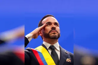 En mayo, De la Espriella afirmó en una entrevista con Caracol Radio que era católico, pero que tenía una “visión ecuménica” y que respetaba distintas creencias. Puso como ejemplo su participación en ritos cristianos y sus oraciones con la comunidad judía. Sin embargo, cuando fue preguntado específicamente por el islam, cambió radicalmente el tono: dijo que esa religión le parecía “una gran amenaza” - Foto: Prensa Abelardo de La Espriella
