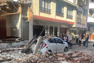 La dimensión de los daños también se refleja en la infraestructura. El reporte registra 9.215 viviendas completamente destruidas y otras 45.457 averiadas. Además, se contabilizan 140 edificios colapsados - Foto: Redes Sociales