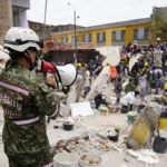 La operación de rescate, entretanto, registra 353 personas rescatadas. Esta cifra refleja el trabajo desplegado por los organismos de socorro desde las primeras horas posteriores al terremoto y mantiene abierta la posibilidad de encontrar sobrevivientes mientras las condiciones de seguridad permitan continuar las labores - Foto: Ejército Nacional