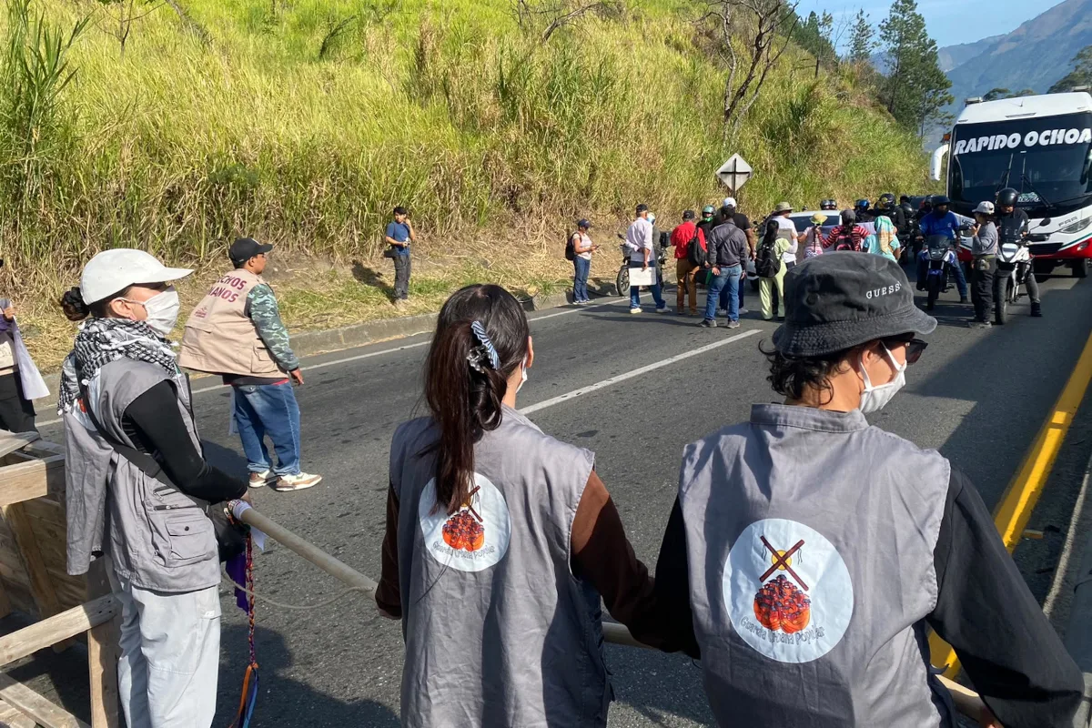 El reclamo por el agua tiene además un antecedente judicial. Documentos oficiales recuerdan que el Tribunal Administrativo de Antioquia determinó en 2019 la vulneración de derechos de los habitantes de Granizal y ordenó garantizar el acceso al agua potable. Posteriormente, el Consejo de Estado ordenó a la Alcaldía de Bello y a EPM adelantar las acciones necesarias para garantizar los servicios de acueducto y alcantarillado - Foto: X/@kavilando