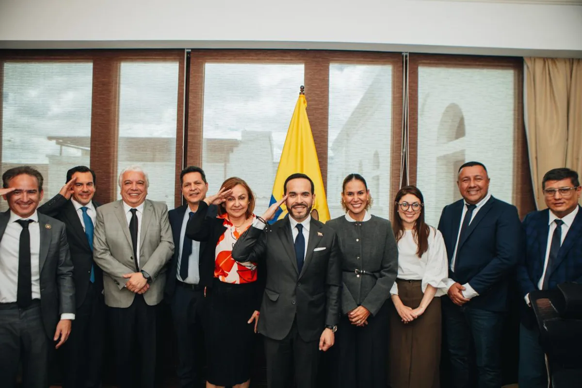 La reunión se produjo en un momento de transición para Ecopetrol y para la política energética nacional. El nuevo Gobierno busca marcar distancia frente a la estrategia de la administración de Gustavo Petro y plantea un mayor impulso a la exploración y a la producción de hidrocarburos como parte de su apuesta por la autosuficiencia energética - Foto: X/@usofrenteobrero