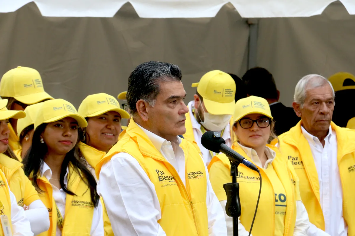 La diferencia es fundamental porque, meses después, el relato cambió de escala. Eljach ya no habló solamente de incertidumbre o de amenazas sobre la confianza electoral, sino que aseguró que “no iba a haber elecciones” y presentó a Paz Electoral como una de las razones por las cuales el país logró llegar finalmente a las urnas - Foto: Archivo/Ronald Cano