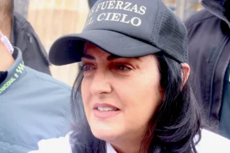 El proyecto de Cabal intentaría ocupar un espacio diferente: una derecha más claramente ideológica y conservadora, con énfasis en seguridad, defensa de la propiedad privada, autoridad y oposición a la izquierda. Su principal ventaja sería el reconocimiento nacional de Cabal y la existencia de una base electoral que ya ha demostrado respaldarla; su principal desafío sería transformar ese respaldo personal en una estructura partidista con presencia territorial - Foto: Archivo/Ronald Cano