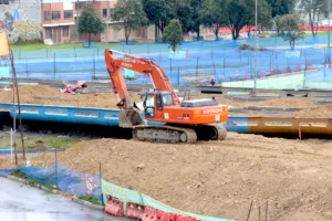 La Nueva Calle 13 fue estructurada inicialmente en cinco lotes. Los tramos 1 y 2 fueron adjudicados en 2023, mientras que los lotes 3 y 4 enfrentaron dificultades para atraer oferentes. La ausencia de propuestas llevó a que esos procesos fueran declarados desiertos en varias oportunidades entre 2022 y 2023, lo que retrasó la ejecución integral del megaproyecto - Foto: Archivo/Ronald Cano