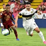 El conjunto capitalino todavía tiene un partido pendiente en la Liga. Su calendario en el campeonato ha sido irregular, con una victoria ante Jaguares y derrotas frente a América de Cali y Tolima, aunque su situación en la reclasificación mantiene abierta la posibilidad de luchar por un torneo internacional - Foto: Internacional de Bogotá/Unido 360
