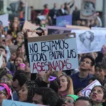 El estudio sobre feminicidio también encontró que el feminicidio íntimo fue la modalidad más recurrente en Bogotá durante 2023 y 2024. Dentro de los perfiles de los presuntos agresores asociados con estos casos, el 15 % registraba consumo de alcohol o sustancias psicoactivas - Foto: Archivo/Ronald Cano