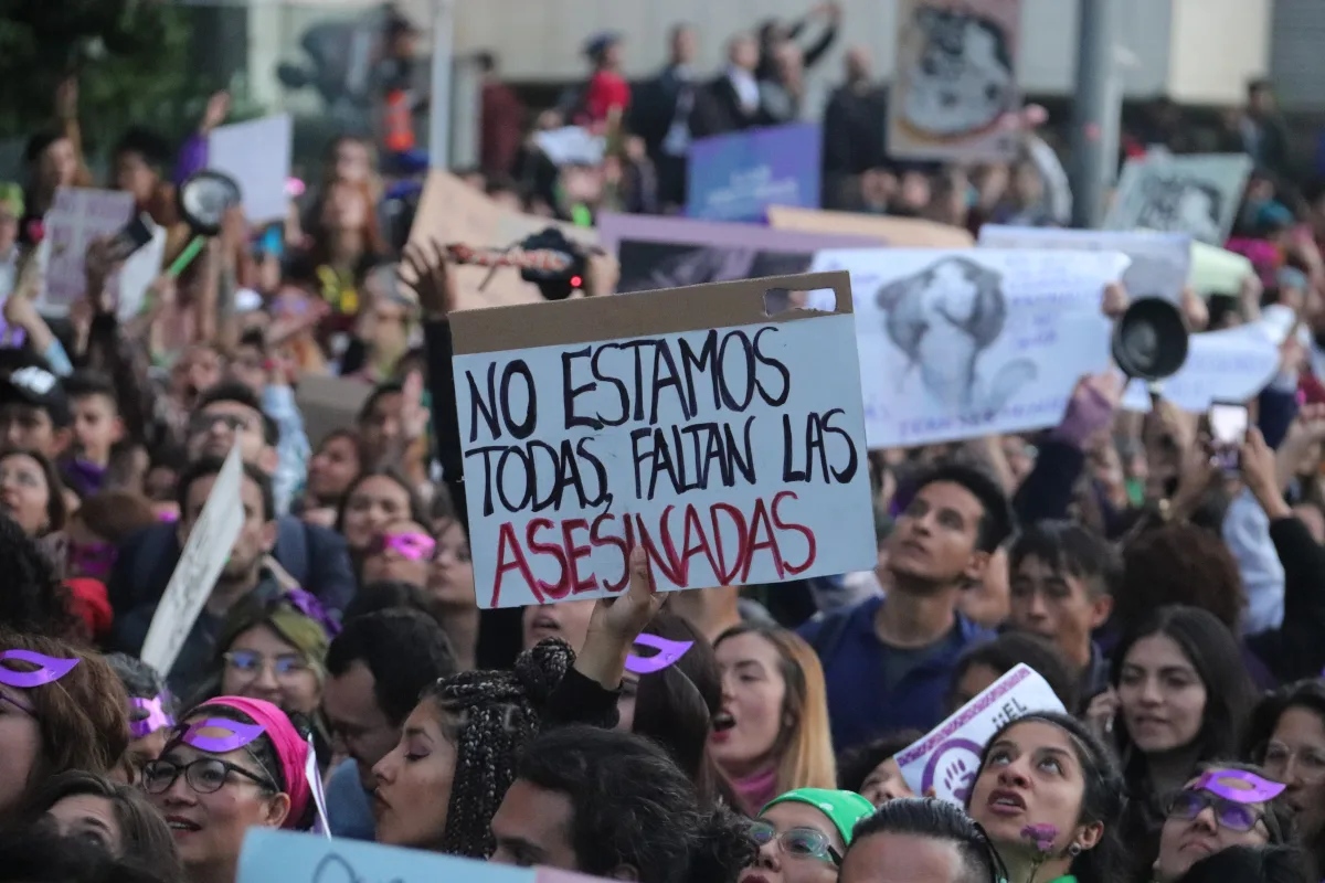 El estudio sobre feminicidio también encontró que el feminicidio íntimo fue la modalidad más recurrente en Bogotá durante 2023 y 2024. Dentro de los perfiles de los presuntos agresores asociados con estos casos, el 15 % registraba consumo de alcohol o sustancias psicoactivas - Foto: Archivo/Ronald Cano