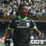 El conjunto verdolaga reaccionó en el complemento. Alfredo Morelos igualó al minuto 77, y cuando el partido parecía encaminarse al empate, apareció Edwin Cardona al minuto 89, de penalti, para completar la remontada y darle los tres puntos a Nacional - Foto: Ronald Cano