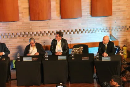 Los sancionados son Rodrigo Londoño, Julián Gallo, Rodrigo Granda, Pablo Catatumbo, Pastor Alape, Mauricio Jaramillo y Joaquín Gómez, quienes hicieron parte del máximo órgano de dirección de la antigua organización guerrillera. La sentencia representa la primera decisión de fondo de la JEP contra el antiguo Secretariado por esta política - Foto: Archivo/Mauricio Vanegas