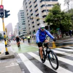 Las autoridades también alertaron sobre una modalidad conocida como "la milenaria", en la que delincuentes buscan distraer o desviar al ciclista mediante engaños para facilitar el robo de la bicicleta. En ese sentido, recomendaron desconfiar de personas desconocidas que intenten alterar el recorrido o llamar la atención con falsas emergencias - Foto: Archivo/Ronald Cano