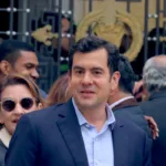 Restrepo advirtió que, de no producirse esa reducción del gasto central, el país podría terminar con un problema fiscal mayor. En su lectura, la transferencia de recursos sin una transferencia equivalente de responsabilidades no constituiría una verdadera descentralización, sino que podría duplicar las presiones sobre las finanzas públicas - Foto: Archivo/Ronald Cano