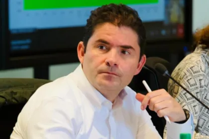 Henao también ha defendido que el desarrollo de estos proyectos puede realizarse con controles ambientales adecuados y mencionó como posibles zonas San Martín, en Cesar; Puerto Wilches y Barrancabermeja, en Santander; y Yondó, en Antioquia. Su propuesta contempla además que las regiones productoras reciban mayores ingresos por regalías e inversión - Foto: Redes Sociales Luis Felipe Henao