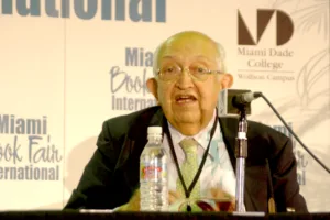 Su trayectoria fue reconocida con el Premio Nacional de Periodismo Simón Bolívar. En 2021 recibió además la Orden de Boyacá en el grado de Comendador, una distinción otorgada por el Estado colombiano en reconocimiento a su aporte a la cultura, el periodismo y la vida intelectual del país - Foto: Rodrigo Fernández