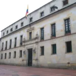La magnitud del ahorro también debe analizarse frente al tamaño del Estado. La Cancillería representa alrededor del 0,13 % del Presupuesto General de la Nación, por lo que incluso una reducción importante dentro de su estructura tendría un efecto limitado sobre las finanzas públicas nacionales - Foto: Felipe Restrepo