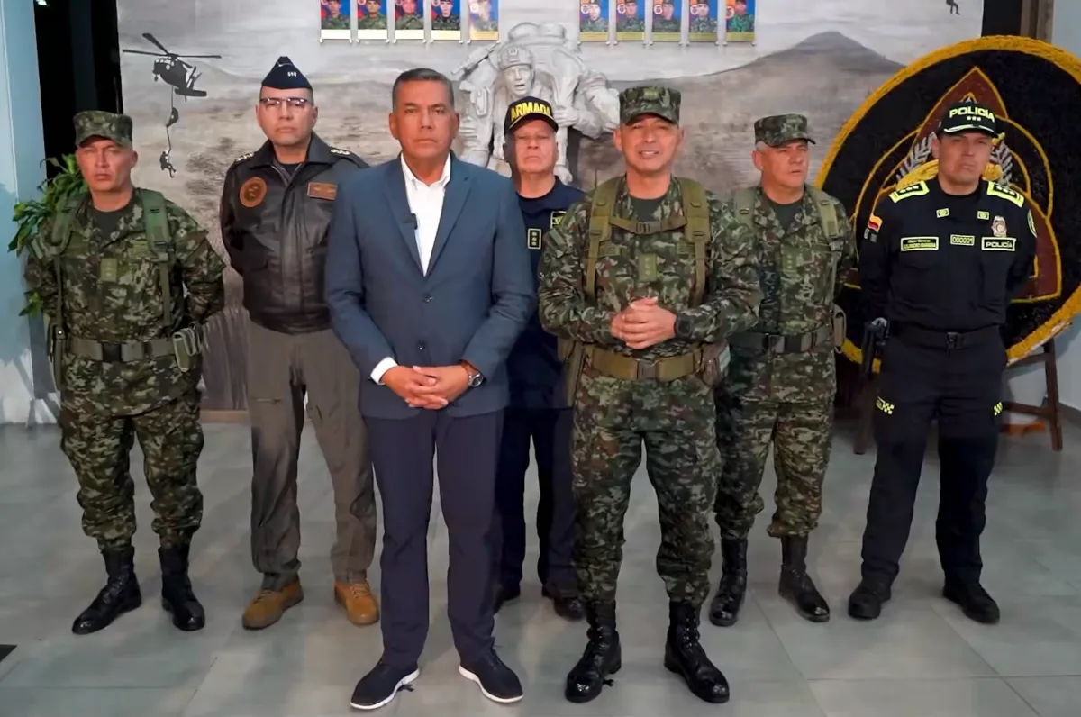 El Ministerio de Defensa precisó este lunes que los tres menores tenían 15, 15 y 16 años. Según la versión oficial, los adolescentes hacían parte de la estructura armada atacada y se encontraban en situación de combate - Foto: Ministerio de Defensa