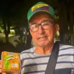 La iniciativa comenzará con Luis Felipe Yagüé Cotazo, conocido como “don Luis”, un vendedor de panela de Florencia, Caquetá, cuya historia se hizo viral después de que un cliente dejara de comprarle por sus afinidades políticas. El caso fue convertido por el Gobierno entrante en el primer piloto de una propuesta que busca presentar el emprendimiento y el trabajo independiente como herramientas de progreso económico - Foto: Redes Sociales