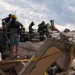 La afectación sobre las viviendas constituye uno de los principales componentes de la emergencia. El balance registra 80.744 viviendas averiadas y 12.504 viviendas destruidas, para un total de 93.248 viviendas con algún nivel de afectación - Foto: Policía Nacional