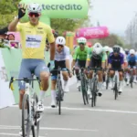 Con esta nueva victoria, Paredes consolidó todavía más su posición al frente de la clasificación general. Después de cuatro etapas acumula 16 horas, 23 minutos y 29 segundos, mientras Felipe Bravo aparece segundo a 23 segundos y Kevin Castillo tercero, a 26 segundos - Foto: Fedeciclismo
