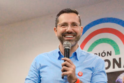 La controversia reapareció con fuerza en agosto de 2026 por el viaje de Beltrán a Santa Marta. El ministro explicó inicialmente que había viajado para compartir con su familia, mientras el medio Minuto60 reportó posteriormente que el desplazamiento también estaba relacionado con el matrimonio de Feisar Arnulfo Sanabria - Foto: Salvación Nacional