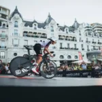 La posibilidad de ganar La Vuelta tiene una dimensión histórica para Pogacar. El esloveno ya ha conquistado el Tour de Francia y el Giro de Italia, por lo que un triunfo en la ronda española le permitiría completar la colección de las tres grandes carreras por etapas del ciclismo - Foto: Vuelta a España