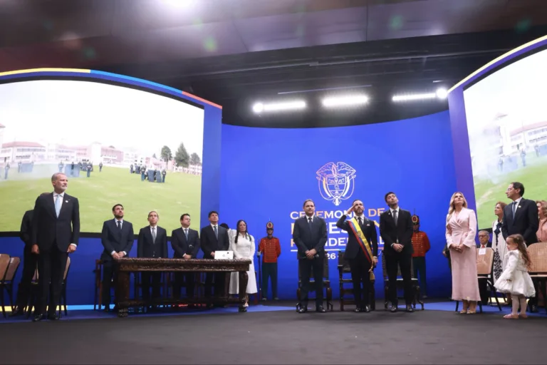 La nueva derecha ha desplazado parte de la discusión política hacia asuntos culturales: qué valores deben transmitirse, qué papel tiene la familia, qué debe enseñarse en las escuelas y cuál debe ser la relación entre Estado, religión y sociedad. En Colombia, De la Espriella incorporó esa agenda dentro de su concepto de “regeneración moral” - Foto: Casa Real Española
