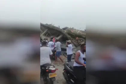 En Quibdó, capital del Chocó, se reportaron daños importantes en edificaciones y personas lesionadas. Las autoridades departamentales advirtieron además sobre la posibilidad de réplicas y mantienen la evaluación de la infraestructura para establecer el alcance de las afectaciones - Foto: Captura Vídeo Redes Sociales