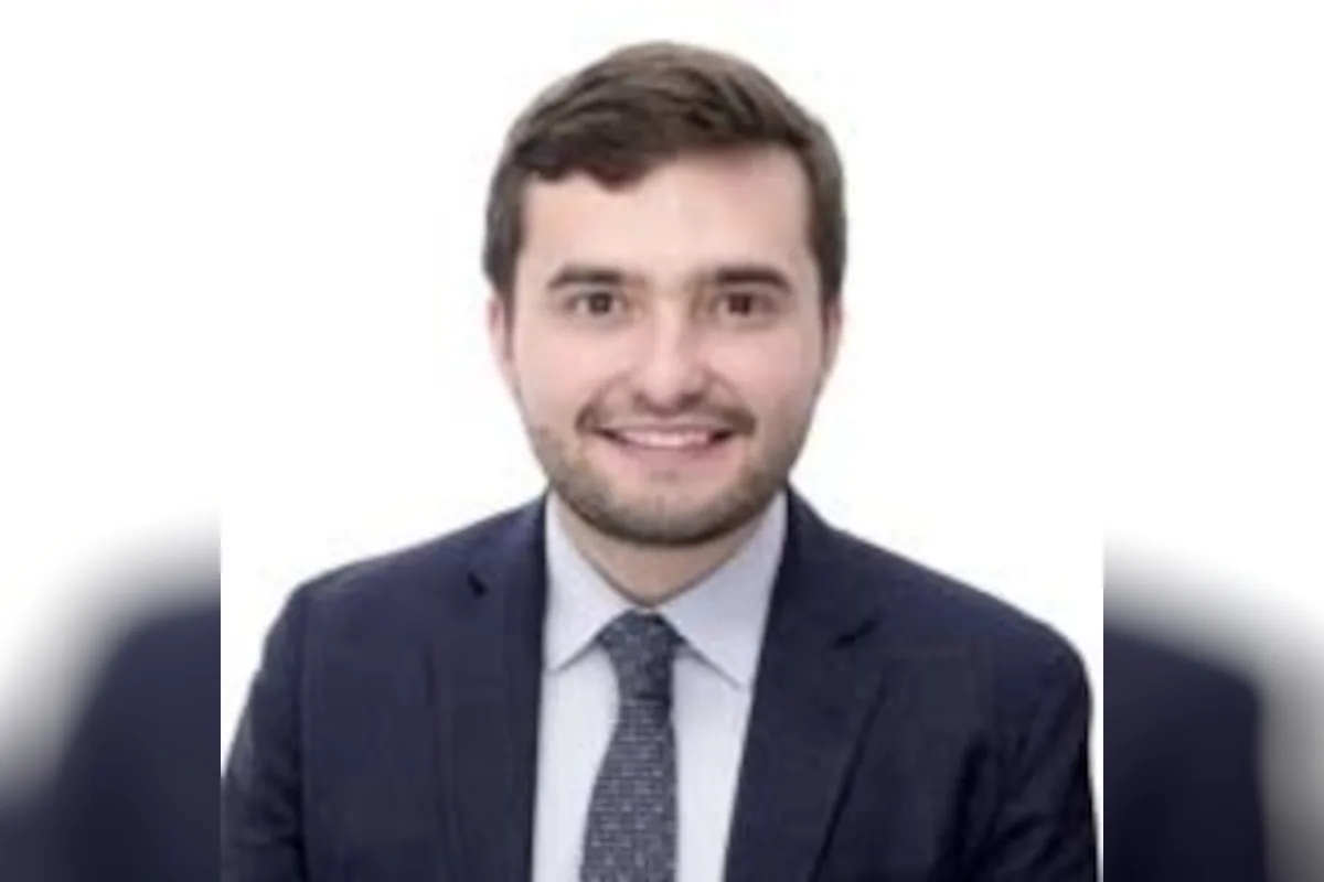 El nombramiento, sin embargo, adquirió una dimensión política por el apellido del nuevo funcionario. Manuel Alejandro Pretelt es hijo de Jorge Ignacio Pretelt Chaljub, exmagistrado de la Corte Constitucional que fue condenado por la Corte Suprema de Justicia por el delito de concusión en el denominado caso Fidupetrol - Foto: Linkedin Manuel Pretelt