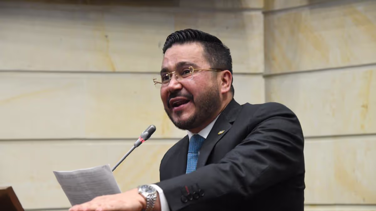 Varias fuentes señalan que Laverde no es el aspirante más cercano al presidente De la Espriella, aunque sí recibió el respaldo político del ministro del Interior, Rodrigo Lara - Foto: Senado