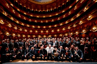 La presentación hace parte de la celebración por las nueve décadas de historia de la institución y propone un recorrido por diferentes expresiones de su repertorio artístico - Foto: Orquesta Sinfónica de Colombia