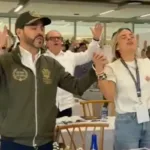 Si el presidente afirma que Dios debe estar en el centro de “cada decisión”, la pregunta relevante para la democracia no es qué cree personalmente el mandatario, sino cómo se traducirá esa afirmación en el ejercicio concreto del poder. Una administración pública no puede justificar una política únicamente porque corresponda a los principios religiosos de quienes la dirigen - Foto: Captura Vídeo