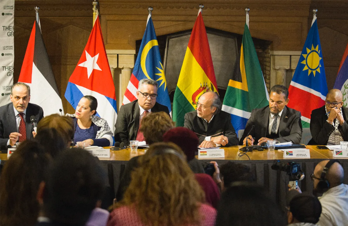 El Grupo de La Haya surgió como una iniciativa de varios Estados para coordinar respuestas frente a la guerra en Gaza y promover el cumplimiento de las obligaciones derivadas del derecho internacional. Colombia se vinculó a ese espacio dentro de una política exterior que buscaba asumir una posición activa frente a las acciones de Israel en los territorios palestinos - Foto: Grupo de La Haya