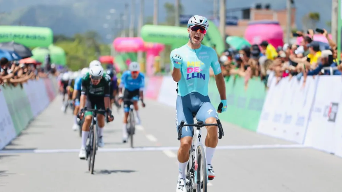El ganador de la primera etapa de la Vuelta a Colombia Sistecrédito 2026 fue el antioqueño Wilmar Paredes, del Team Medellín-EPM. El corredor se impuso en Pitalito con un tiempo de 4 horas, 52 minutos y 52 segundos y se convirtió en el primer líder de la clasificación general - Foto: Fedeciclismo
