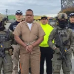 En el caso de Araña, además, ni siquiera existe todavía una condena estadounidense. El Departamento de Justicia informó que Geovany Andrés Rojas, de 45 años, fue extraditado el 25 de septiembre y enfrenta cargos por conspiración internacional para distribuir cocaína y narcoterrorismo. Como se trata de una acusación, Rojas conserva la presunción de inocencia mientras el proceso no termine con una condena - Foto: Policía Nacional