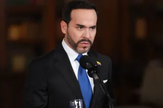 La cifra creció rápidamente en las publicaciones presidenciales. El 26 de agosto, De la Espriella informó que desde el comienzo de su Gobierno habían sido capturadas 8.424 personas. Una semana después reportó 12.575. Posteriormente, la Policía confirmó que entre el 7 de agosto y el 1 de septiembre se habían producido 13.580 capturas en el país - Foto: Presidencia