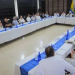 El nuevo Gobierno, sin embargo, no ha presentado el anuncio como la ejecución inmediata de aquel proyecto ferroviario. De La Espriella ordenó evaluar nuevamente la viabilidad del corredor y amplió las opciones al plantear tanto un canal navegable como una conexión ferroviaria entre Urabá y el Pacífico chocoano - Foto: Presidencia